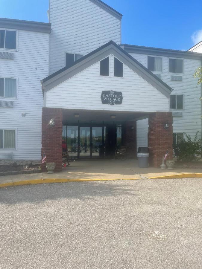 Gasthof Amish Village Inn Montgomery Exterior photo