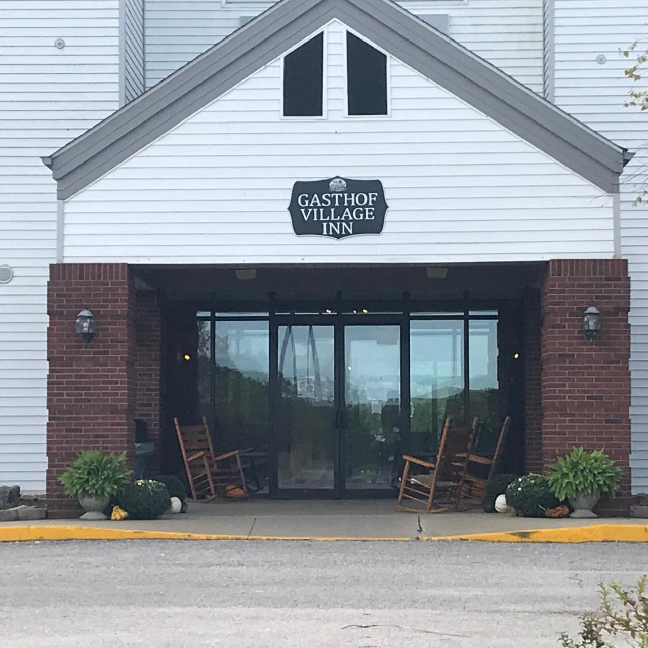 Gasthof Amish Village Inn Montgomery Exterior photo