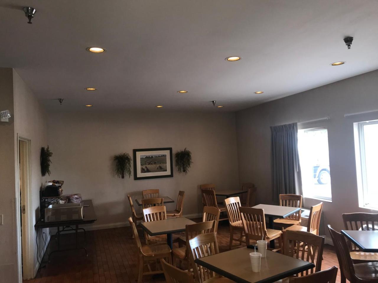 Gasthof Amish Village Inn Montgomery Exterior photo